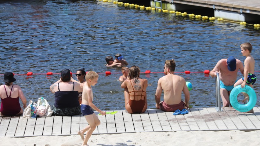 Kąpielisko w Golejowie w sobotę 15 lipca. Piękna słoneczna pogoda ściągnęła tłum ludzi. Zobacz zdjęcia