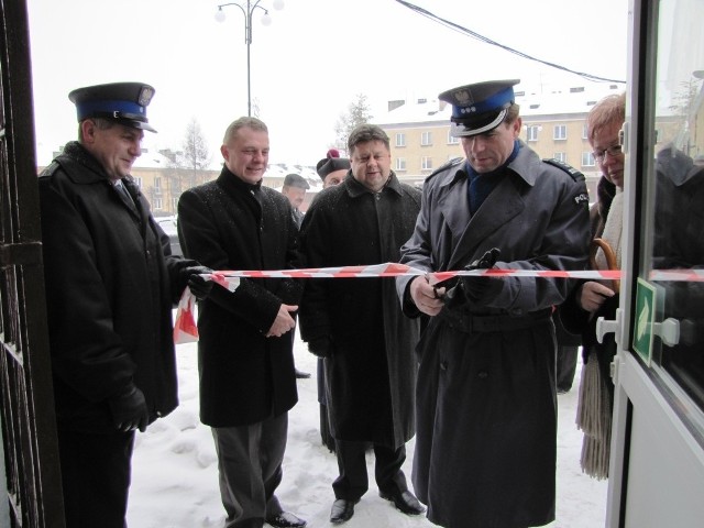 Wstęgę przeciął między innymi Andrzej Chaniecki, szef radomskiej policji