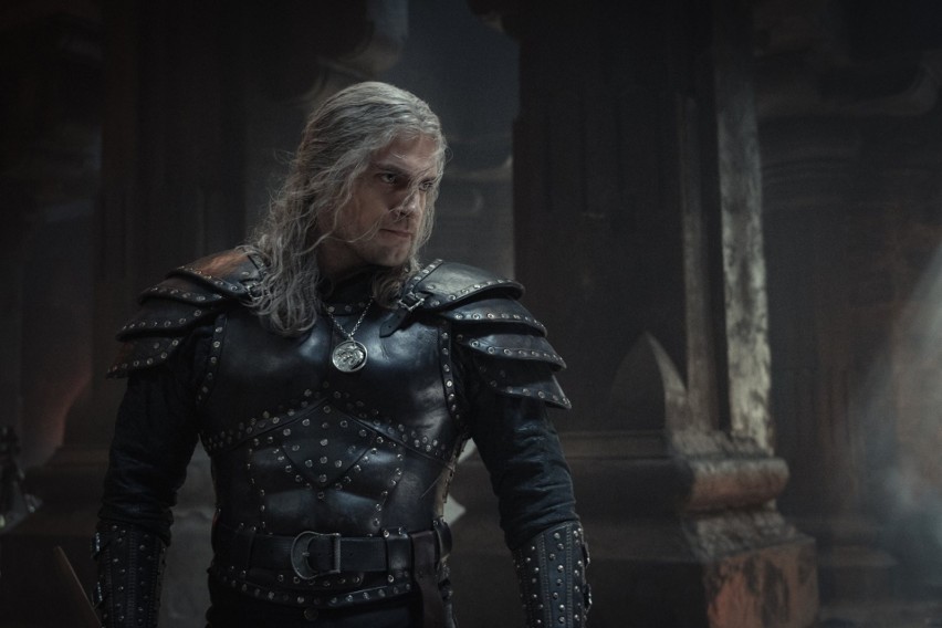 Henry Cavill jako Geralt z Rivii. Kadry z serialu "Wiedźmin"...
