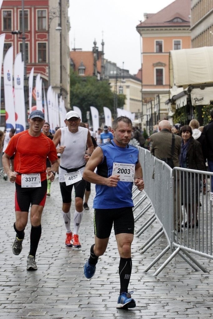 Maraton Wrocław - ZDJĘCIA - zawodnicy z numerami 2001 - 2200