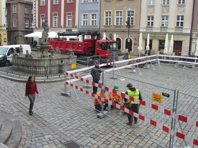 Pod poznańskim ratuszem wytyczono już miejsce, w którym archeolodzy będą prowadzić wykopaliska