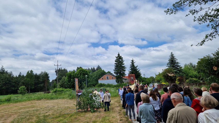 Boże Ciało 2023 w Tarnawie, w gminie Sędziszów. Tłumy wiernych i piękna uroczystość. Zobaczcie zdjęcia