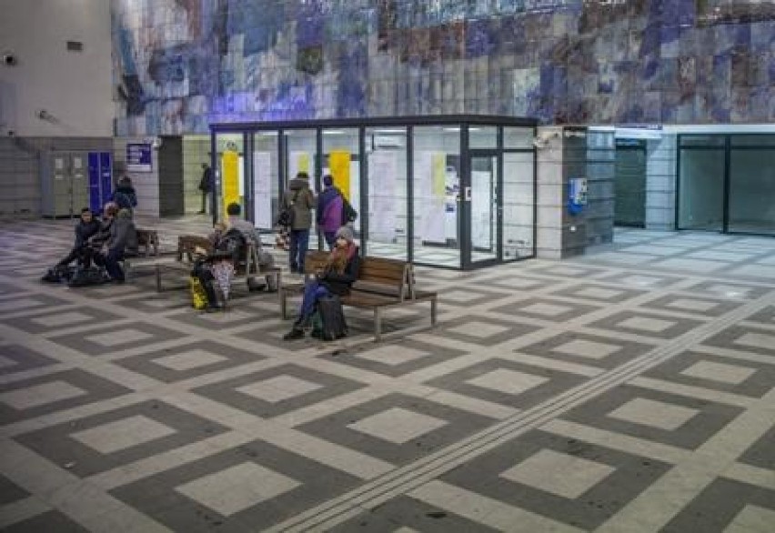 Kompleksowa przebudowa dworca PKP w Gliwicach już zakończona...