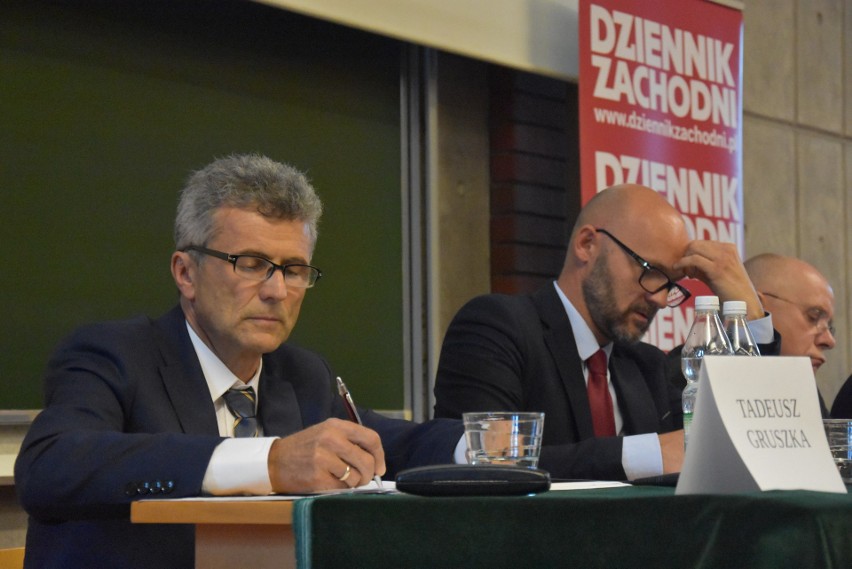 Debata prezydencka 2018 w Rybniku: sześciu kandydatów na urząd prezydenta odpowiada na pytania