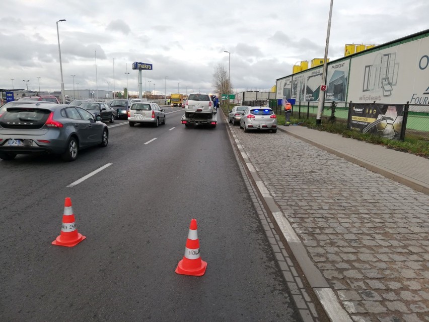 W poniedziałek w godzinach popołudniowych na rondzie u...