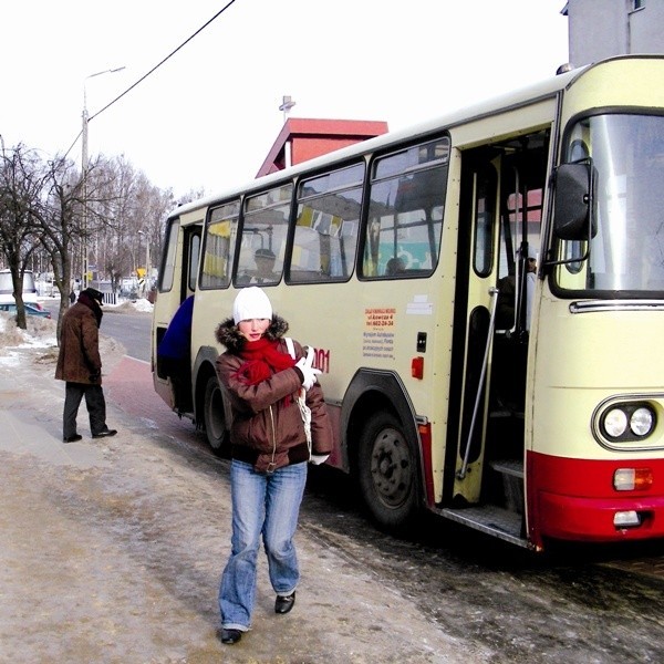 Stare, rozsypujące się  autobusy trzeba by już wycofać, ale na nowe miasto nie ma pieniędzy