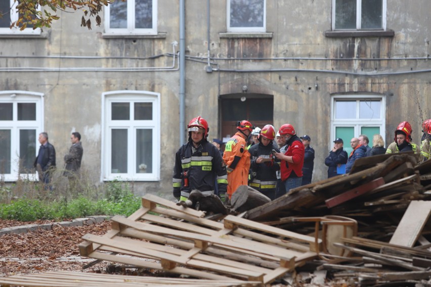 Znów runęła kamienica w Łodzi. Na ul. Rewolucji zawaliła się ściana kamienicy