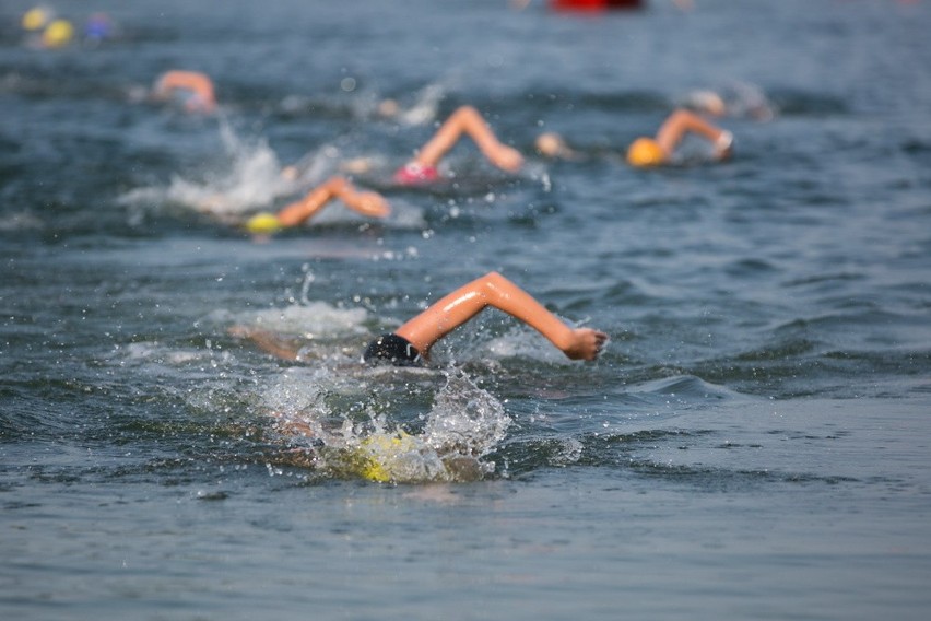 Iron Dragon Triathlon. Najtwardsi sportowcy rywalizowali w Kryspinowie [ZDJĘCIA, WIDEO]