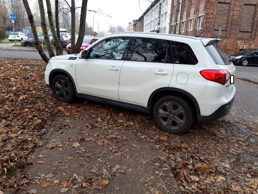 Nieprawidłowe parkowanie zmorą w Katowicach. W zeszłym tygodniu było prawie 1000 interwencji Straży Miejskiej!