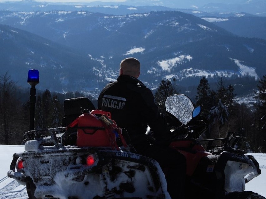 Beskidy: Policjanci i strażacy ścigali quadowców  [ZDJĘCIA]