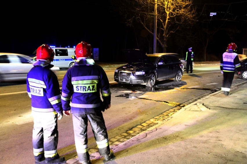 Wypadek na Krakowskiej. Audi A6 uciekało przed policją i uderzyło w Audi A4 [ZDJĘCIA]