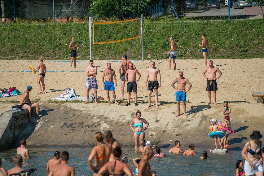 Upały w Nowym Sączu. Tłumy na plaży nad Kamienicą [ZDJĘCIA]