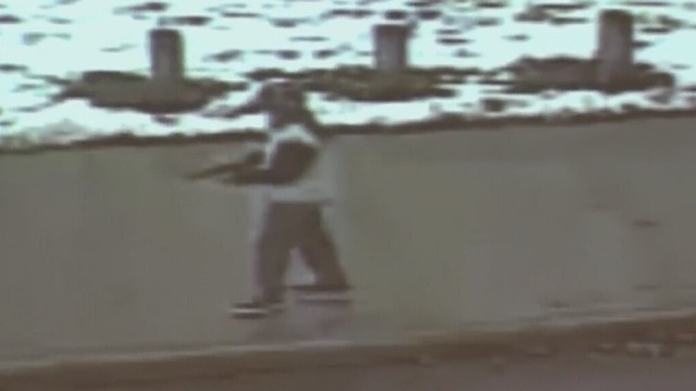 Policja w Cleveland upubliczniła nagranie z monitoringu, które przedstawia okoliczności śmierci dwunastoletniego Tamira Rice'a
