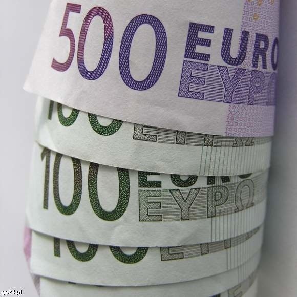 Osoby, które zaciągnęły pożyczki w euro są dziś zadowolone. Silna złotówka powoduje, że raty są znacznie niższe.