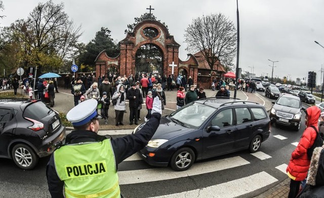 Policja z Kujawsko-Pomorskiego podsumowała dwa pierwsze dni akcji "Znicz"