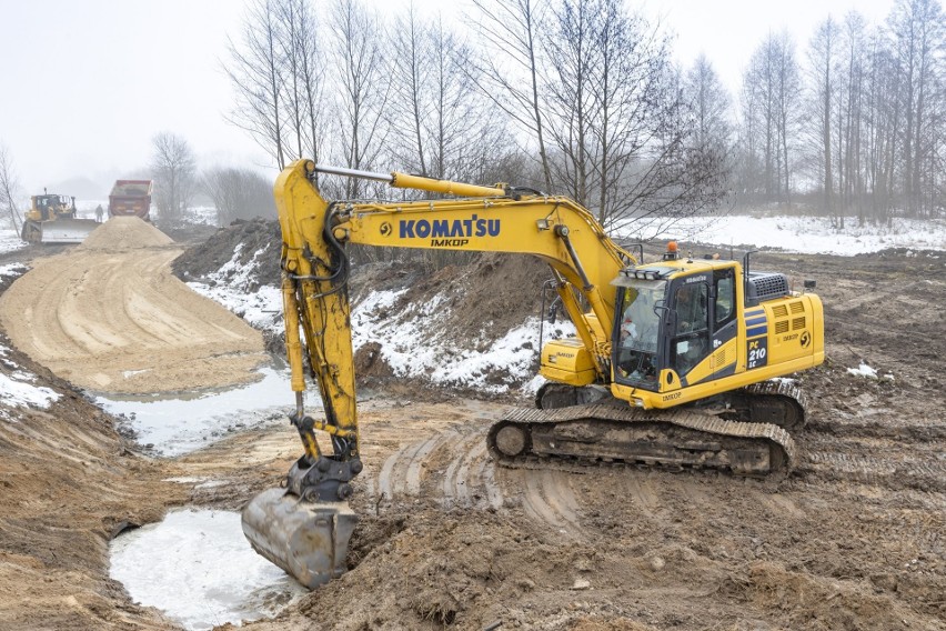 Na linii kolejowej pomiędzy Warszawą a granicą województwa...