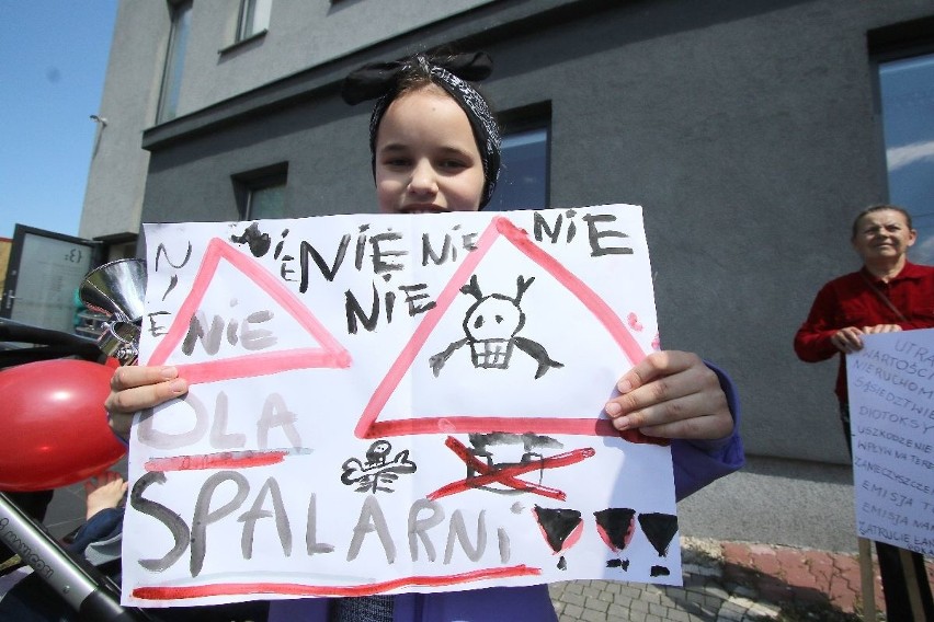 Mieszkańcy Piekoszowa znów protestowali. „Nie” dla spalarni przybiera na sile