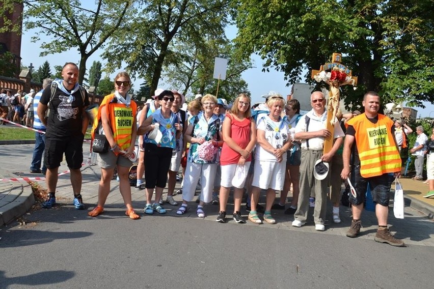 Rybnicka Pielgrzymka drugi dzień w trasie do Częstochowy