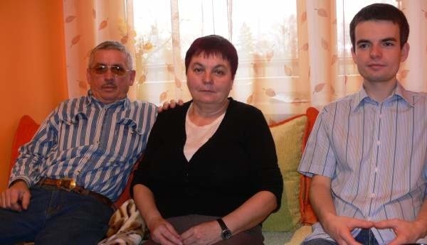 Patrycjusz Pilawski z rodzicami.