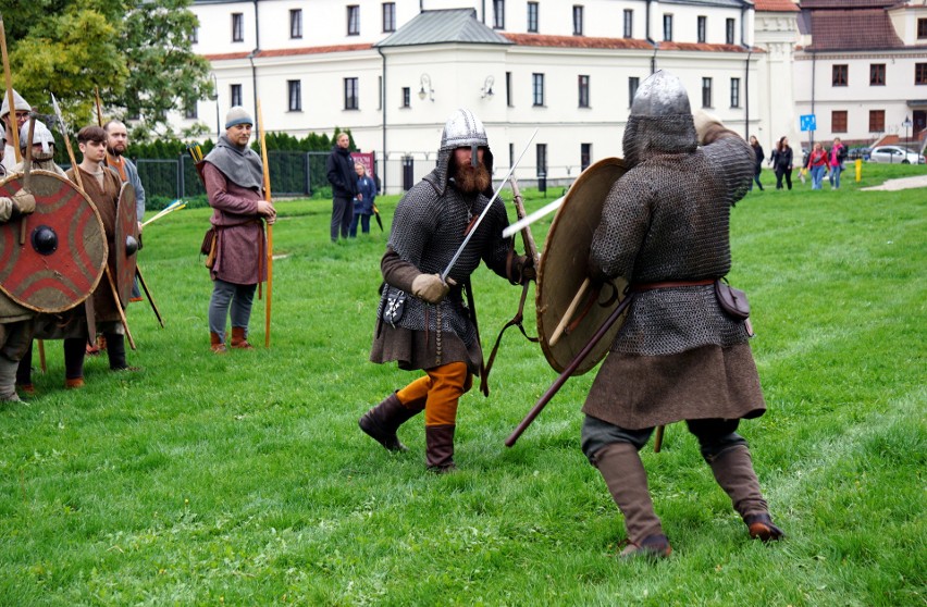 „Weekend z archeologią” w Lublinie. W programie m.in. inscenizacje średniowiecznych walk, turniej rycerski i liczne warsztaty. Zobacz