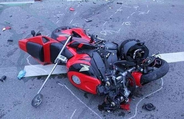 Ul. Dojnowska. Wypadek motocyklisty analizuje biegły