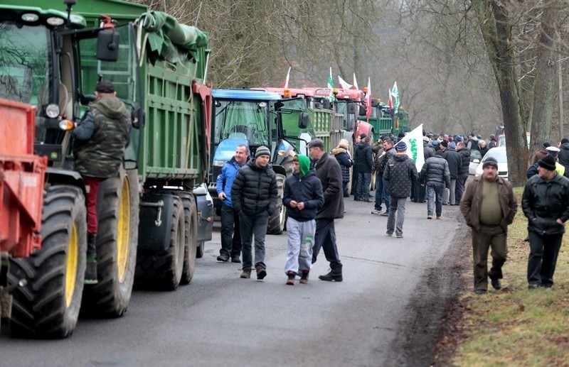 Protest rolników na drodze krajowej nr 10