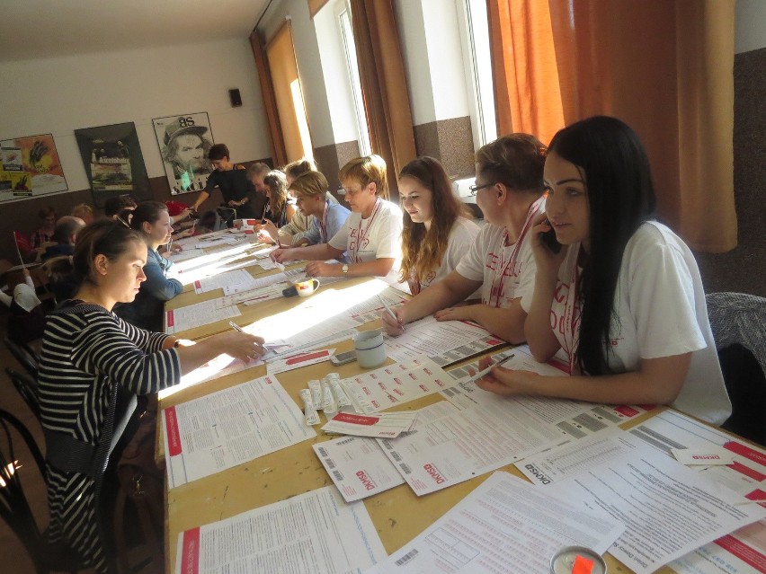 W Aleksandrowie Kujawskim trwa akcja rejestracji potencjalnych dawców szpiku 