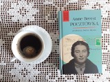 Książka na weekend: „Pocztówka”. Piękna francuska powieść o poszukiwaniu korzeni, najnowszej historii i rodzinnych tajemnicach