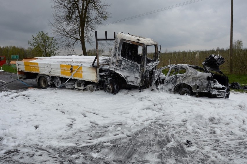 Tragiczny wypadek w gminie Cyców: Nie żyje kierowca seata