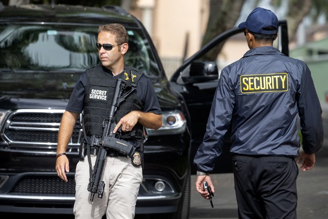 Uzbrojeni agenci przy posiadłości Donalda Trumpa w Mar-a-Lago
