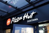 Dziś w Bydgoszczy otwarto trzecią restauracja Pizza Hut, która będzie dowozić swoje potrawy! Na klientów czekają promocje!