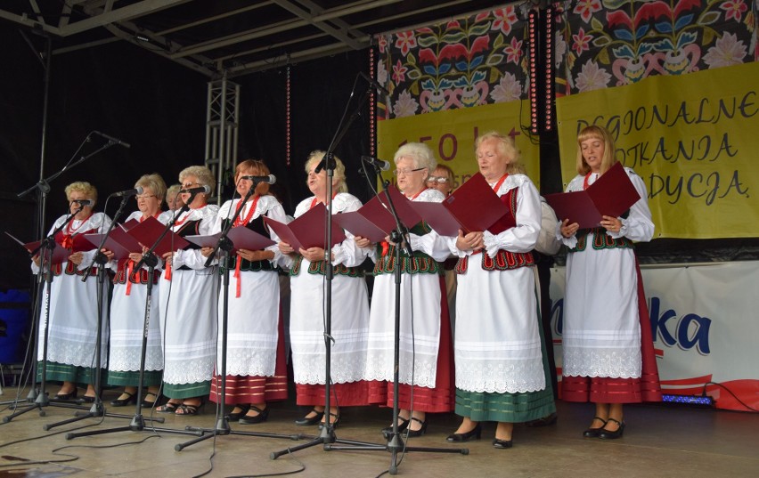 Oświęcim gospodarzem Regionalnych Spotkań z Tradycją. To już 13. Przegląd Zespołów Regionalnych Kół Gospodyń Wiejskich [ZDJĘCIA]