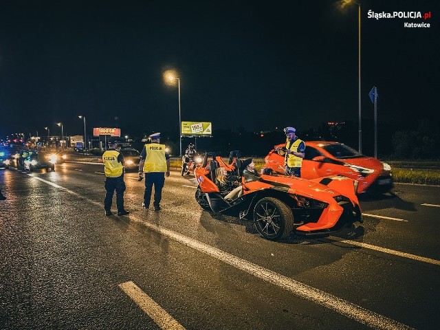 Katowicka drogówka podsumowała pierwsze półrocze 2022 roku. Policjanci przeprowadzili 251 mniej interwencji niż w ubiegłym roku.Zobacz kolejne zdjęcia. Przesuwaj zdjęcia w prawo - naciśnij strzałkę lub przycisk NASTĘPNE