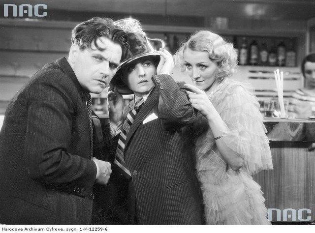 Eugeniusz Bodo, Jadwiga Smosarska i Elżbieta Antoszówna w filmie "Czy Lucyna to dziewczyna" z 1934 roku