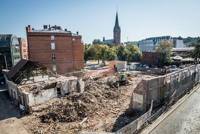 Przypomnijmy, przebudowany Teatr Kameralny miał zostać otwarty z końcem tego roku. O ile wydłuży się czas prac, na razie dokładnie nie wiadomo.