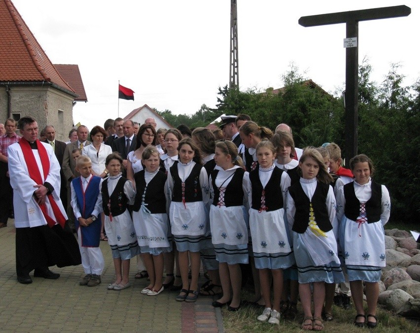 Borowy Mlyn - uroczystośc poświecona saperom i poświecenie...