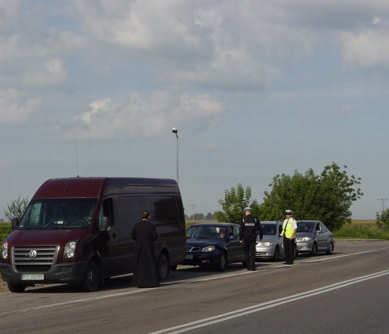 Mamy własnego "Ojca Mateusza". Współpracuje z policjantami [FOTO]