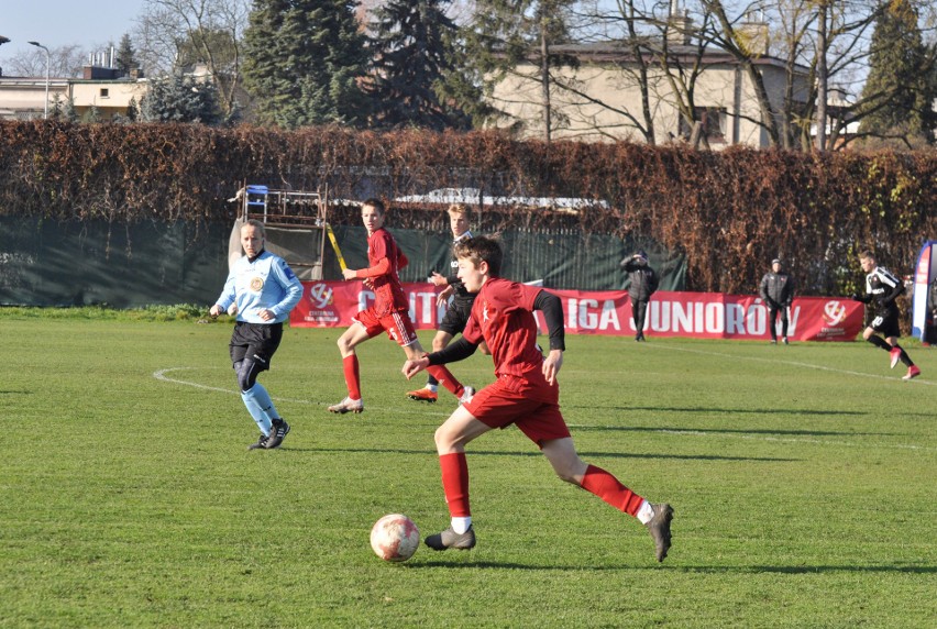 Centralna Liga Juniorów U-17: Wisła - Cracovia. Derby Krakowa pod wodzą... sędzin. "Pasy" przyćmiły "Białą Gwiazdę" [ZDJĘCIA]