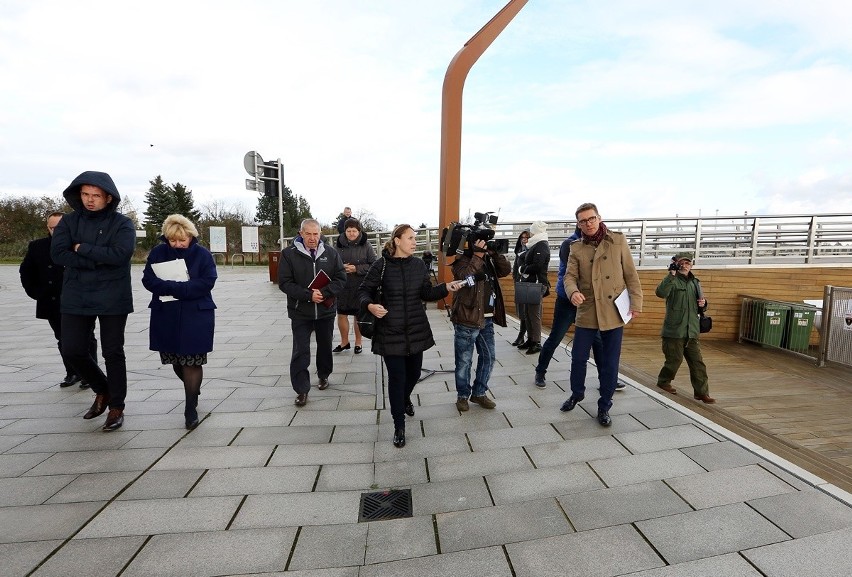 Po uszkodzeniach mariny na wyspie Grodzkie (prawie) nie ma śladu. Radni (na razie) zadowoleni