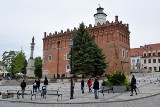 Mimo deszczu i chłodu Sandomierz pełen turystów! Zobaczcie co się działo w sobotę 30 maja [WIDEO, ZDJĘCIA]