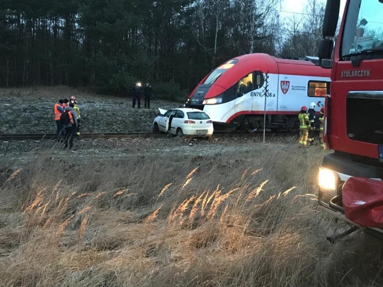 Wypadek na przejeździe kolejowym w Parkowie w powiecie