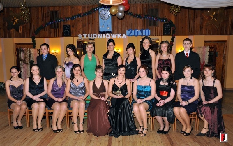 Studniówka 2010 - Zespól Szkól Zawodowych w Zawadzkiem -...