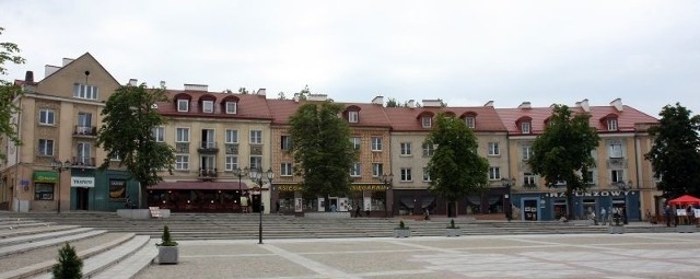 Tam gdzie dziś jest Pijalnia Czekolady Wedla i Księgarnia Akcent stał kiedyś drewniany domek.