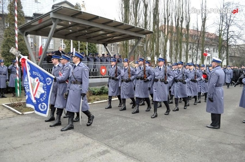 Policja śląska: Nowi policjanci w garnizonie śląskim złożyli...