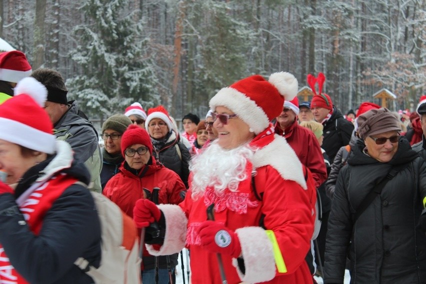 W Królewskich Źródłach odbył się IX Mikołajkowy Marsz Nordic-Walking