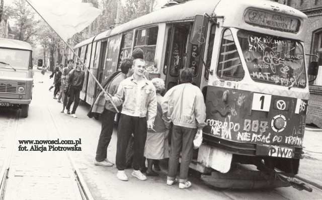 Rany, stary dobry Konstal 803N. Kiedy one zniknęły z  Torunia? W 1997 roku jeszcze jeździły, ale pewnie byli to już ostatni tramwajowi Mohikanie...