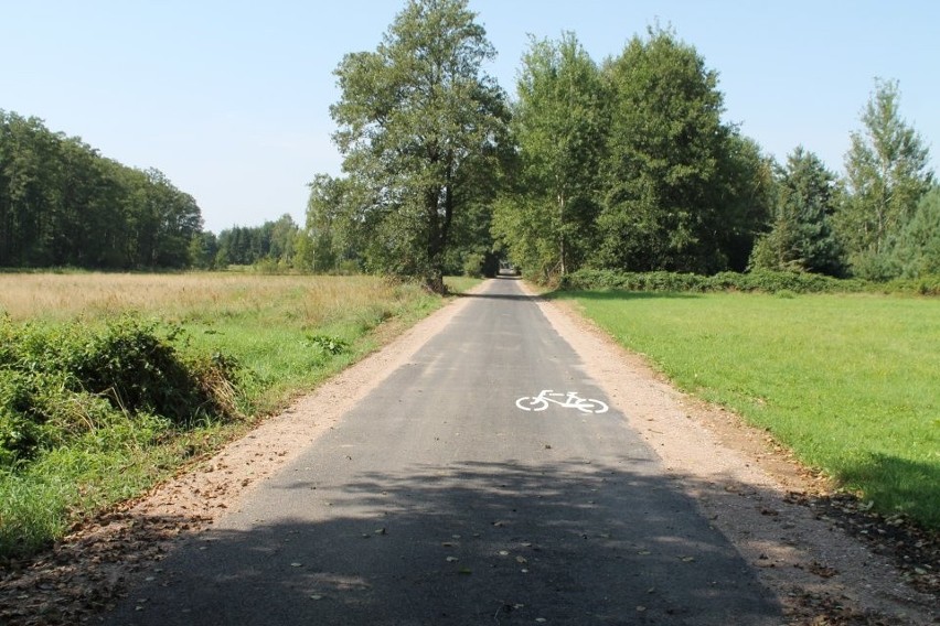  Wybudowana nowa droga i  ścieżka rowerowa w gminie Odrzywół