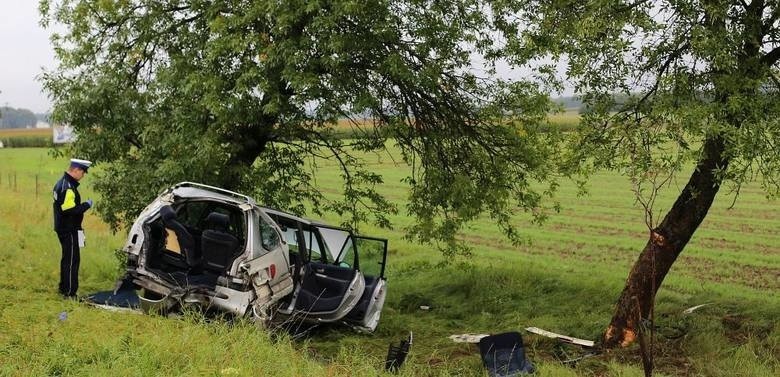 Wrzesień 2016: Wypadek na trasie Chojnice - Sępólno. Na łuku...