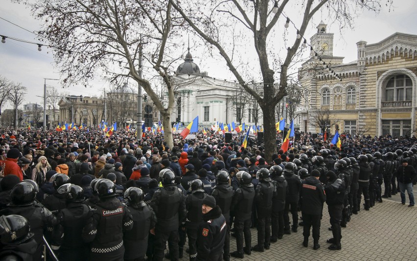W stolicy Mołdawii trwają kolejne protesty przeciwko władzom...