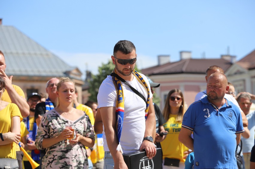 Kibicowaliście Łomży Vive Kielce na Rynku w Kielcach w meczu z Telekomem Veszprem w Final 4? Szukajcie się na zdjęciach